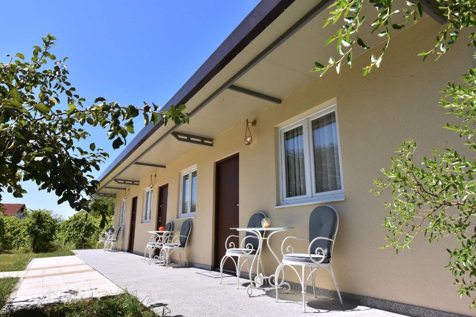 Airport Apartments Tri Hrasta 波德戈里察 外观 照片